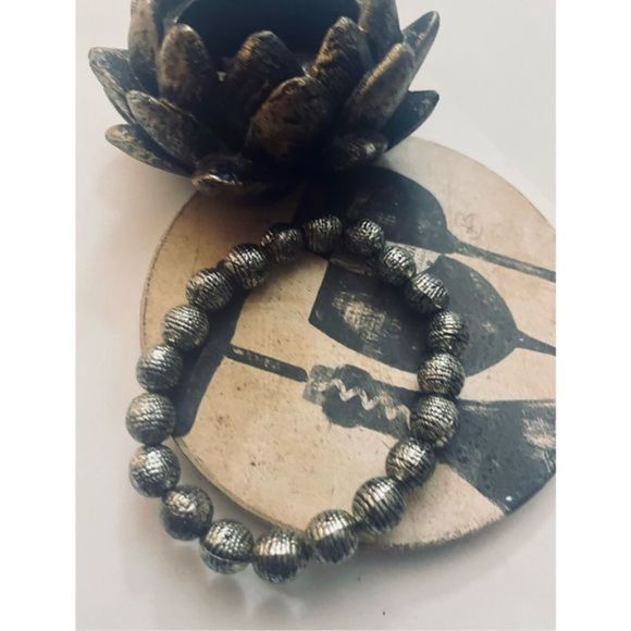 Pretty hand-made SILVER TRIBAL BEAD BOHO BRACELET - Picture 7 of 7